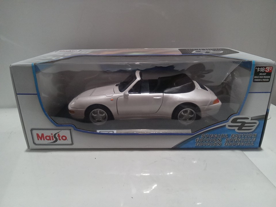 MAISTO SPECIAL EDITION 1:18 DIE-CAST PORSCHE 911 CARRERA - PEARL image 3
