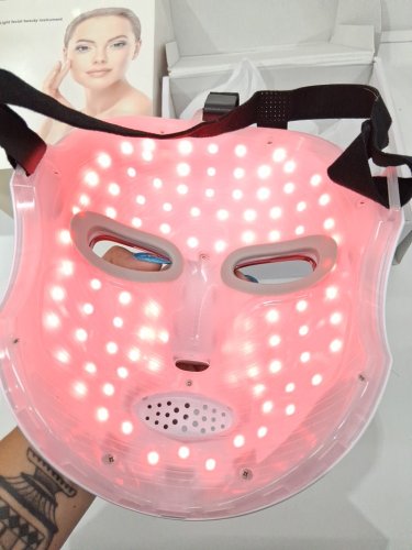 led light therapy facial beauty instrument mask with 3 colour modes - white image 3