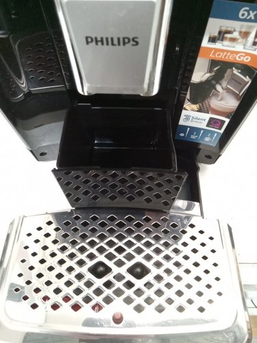 Philips lattego 3300 series fully automatic ESPRESSO MACHINE WITH BUILT-IN GRINDER - BLACK (MODEL: ep3341/50) image 4