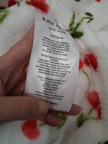 kate spade plush throw blanket - 60" x 70" - cheery cherries (model: 1859162) image 3