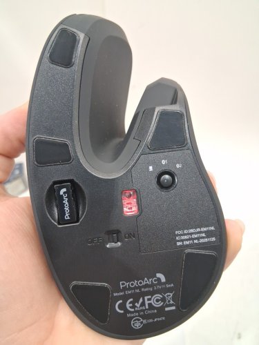 ProtoArc Ergonomic Vertical Mouse - black/orange (model:EM11 NL) image 3