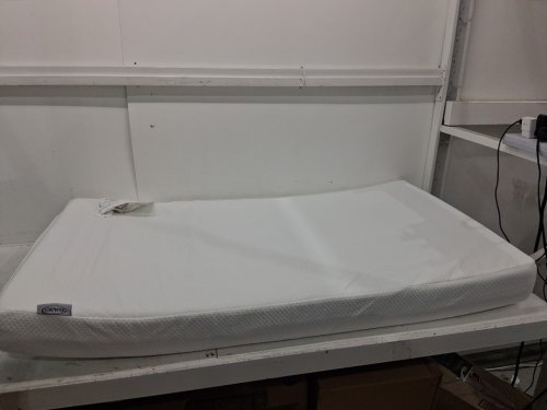 GRACO PREMIUM FOAM CRIB AND TODDLER MATTRESS WITH REMOVEABLE COVER - 28" x 52" x 4.5" - WHITE - (model: 06710-400-oc) image 2