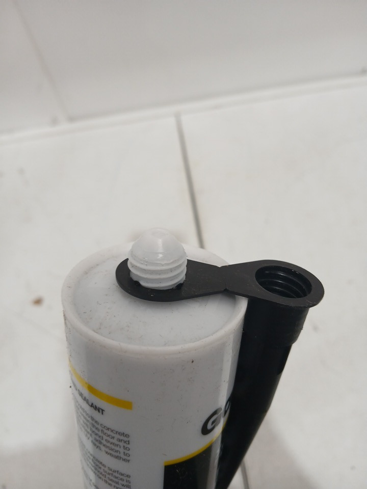 GaraDry Adhesive and sealant for garage thresholds  - 290ml - black image 4