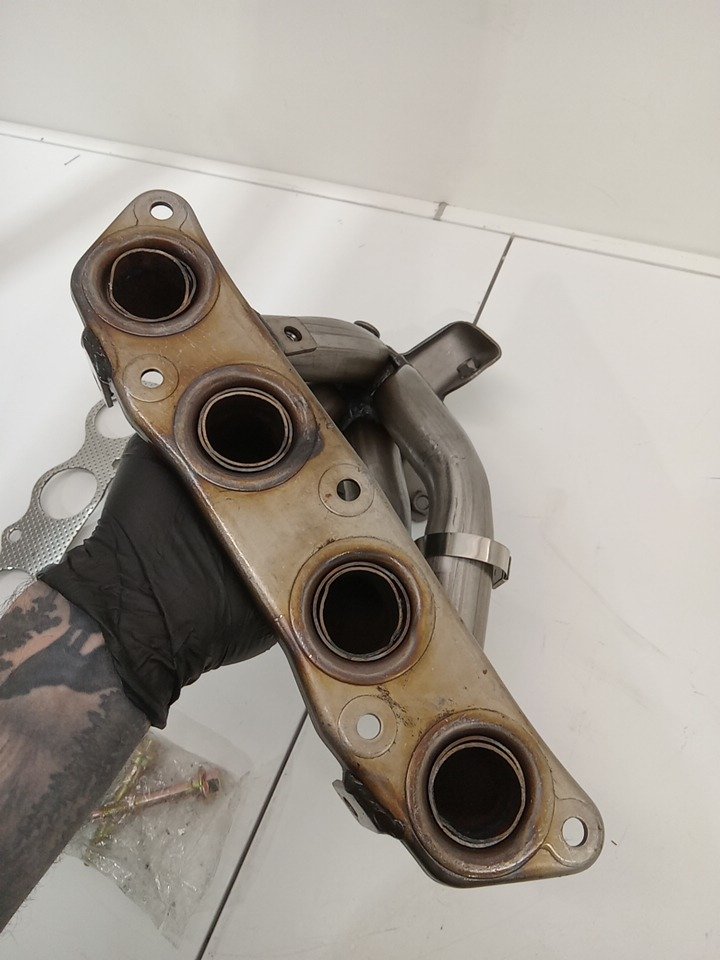 DORMAN EXHAUST MANIFOLD KIT (MODEL… King of the North Auction