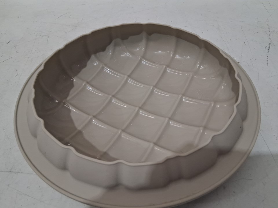 Silikomart Platinum Silicone Mould - 1460ml Grey Baking Mold For Cakes & Desserts - View #5