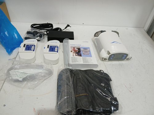 CAIRE FreeStyle Comfort Portable Oxygen Concentrator with 8 and 16 hour cell batteries, carry bag - white (model:as200-203) image 7