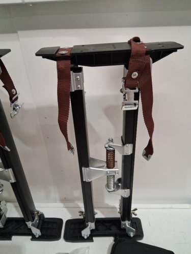 adjustable aluminum Drywall Stilts with Protective Knee Pads - 24" x 40" - black (model: HCST-24BK) image 10