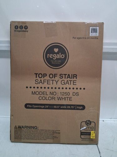 REGALO EXTRA WIDE 2-IN-1 TOP OF STAIRWAY AND HALLWAY SAFETY GATE WITH MOUNTING KIT - WHITE (MODEL: 1250) image 2