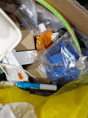 assorted MIXED item MYSTERY PALLET - VARIOUS PRODUCTS - aprox 300+ - (pallet #34) image 8
