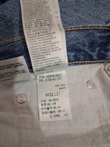 WOMEN'S LEVI'S Cinch Barrel Jeans - 32w x 31l - dark wash (style: PC9-003V5-0001) image 5