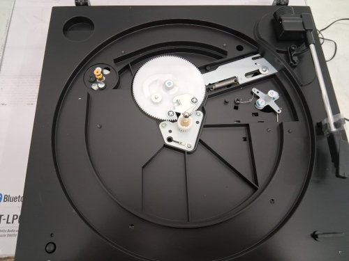 AUDIO-TECHNICA FULLY AUTOMATIC BELT-DRIVE STEREO TURNTABLE with bluetooth connection and usb - Black (model: at-lp60xbt-usb) image 3
