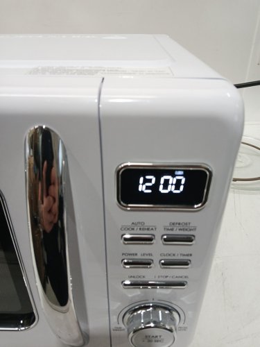 GALANZ RETRO STYLE COUNTERTOP MICROWAVE OVEN - 0.9CU.FT - WHITE (MODEL: GLCMKZ09WER09) image 3
