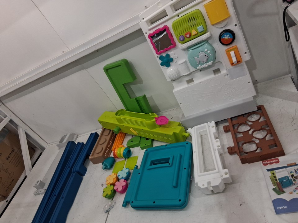 Fisher-Price Laugh & Learn Ultimate Playhouse - Multicolour (Model: HYP32-9564) image 4
