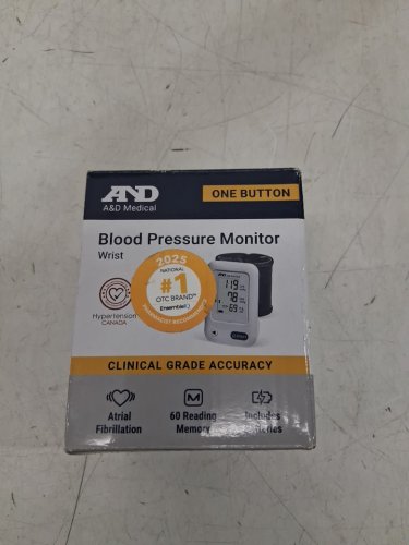 LIFE SOURCE A&D MEDICAL ESSENTIAL WRIST BLOOD PRESSURE MONITOR - white (model: ub-525cn) image 2