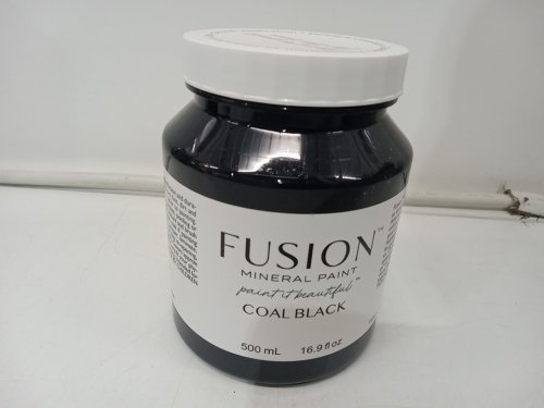 Fusion Mineral water-based furniture Paint - 500ml - coal black image 2