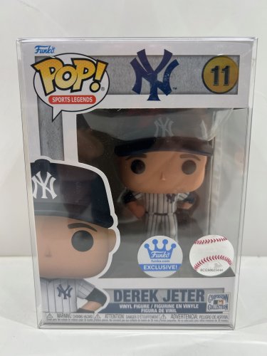 Funko pop! **funko exclusive** sports legends: New York Yankees - Derek jeter vinyl figure (#11) **plastic protector cover** image 2