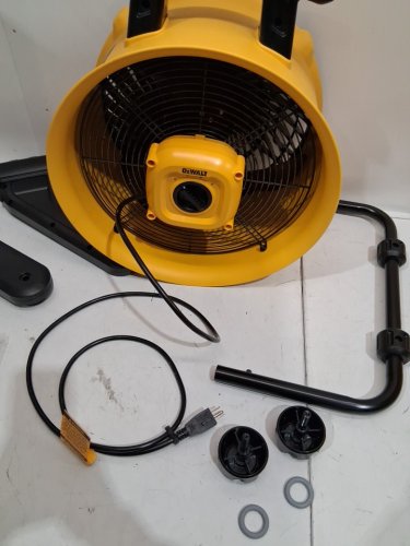 DEWALT 360° ADJUSTABLE TILTING AIRFLOW FLOOR FAN WITH 3-SPEED - 4000 CFM MAX - 16" - YELLOW / BLACK (MODEL : DXF1616/ 9631000) image 4