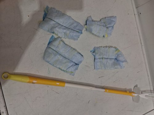 SWIFFER DUSTERS HEAVY DUTY 3FT EXTENDABLE HANDLE STARTER KIT FOR MULTI SURFACE CLEANING with 4PK of DUSTERS - yellow image 5