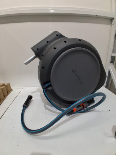 Gardena frost-proof Wall-Mounted Auto-Retractable Hose Reel - 100ft - Black/Turquoise (model: 20505-81) image 3