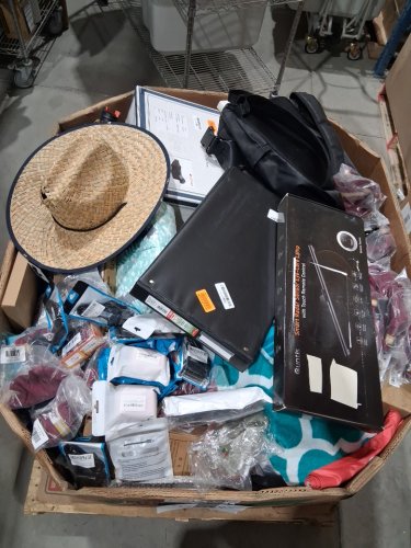 assorted MIXED item MYSTERY PALLET - VARIOUS PRODUCTS - aprox 300+ - (pallet #18) image 3