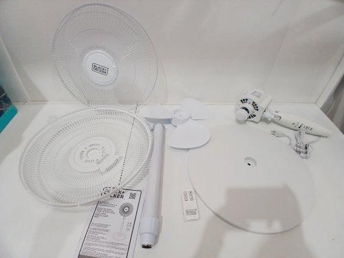 BLACK+DECKER STAND FAN WITH REMOTE - 16" - WHITE (MODEL: BFSR16W) image 3