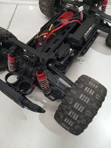 deerc all terrain Brushless rc monster truck - 1:10 scale - 60km/h 4wd - 2.4ghx - black - (model:209e) image 21