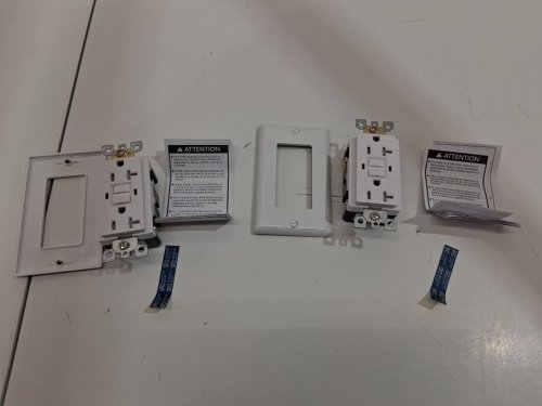 2PK DEWENWILS SELF TEST LED INDICATOR WALL OUTLET & WALL PLATE - 20amp - WHITE - (MODEL:HGFB20B) image 3