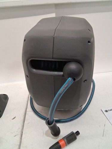 Gardena frost-proof Wall-Mounted Auto-Retractable Hose Reel - 100ft - Black/Turquoise (model: 20505-81) image 9