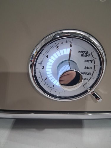Breville Toast Select Luxe 2-slice Toaster - Almond Nougat (MODEL:BTA735 ALM) image 4