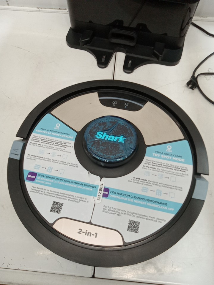 Shark matrix plus 2-in-1 Robot Vacuum and Mop with XL HEPA Self-Empty Base, Bagless, 60-Day Capacity & Matrix Clean Navigation - black/gold (model: aV2610bfca/rv2600ca) image 4