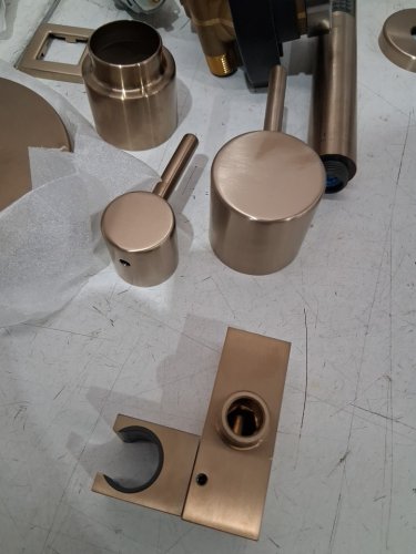 Delta Modern monitor 14 series Raincan 2-Setting Round Shower System Including Rain Shower Head, Handheld Spray, Shower Valve and Trim Kit - Champagne Bronze (Model: 342702-CZ) image 7