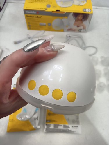 MEDELA MOTION INBRA WEARABLE BREAST PUMP - WHITE/YELLOW - (MODEL: YM-8801) image 6