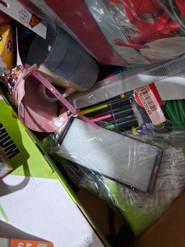 assorted MIXED item MYSTERY PALLET - VARIOUS PRODUCTS - aprox 300+ - (pallet #41) image 12