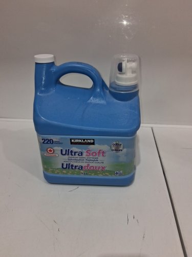 KIRKLAND ULTRA SOFT PREMIUM FABRIC SOFTENER - REFRESHING SCENT - 5.5L image 2