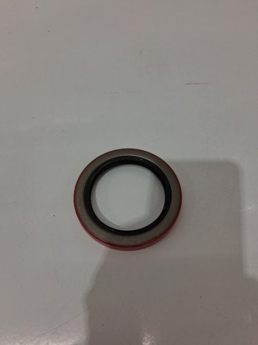 inMotion Rear Wheel Oil Seal - fits various cheverlot/gmc 3500 pickups - red (Model : WS2081) image 4