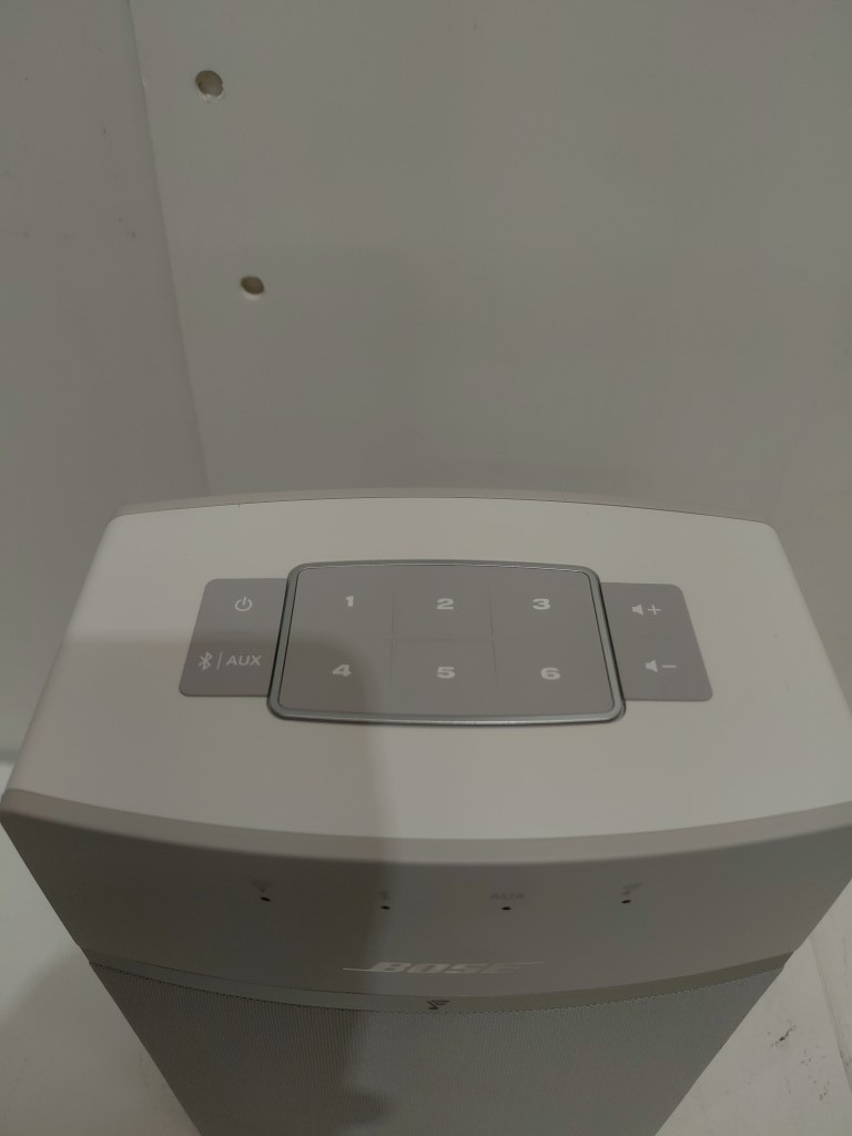 BOSE SOUNDTOUCH 10 WIRELESS BLUETOOTH SPEAKER- SILVER WHITE image 3