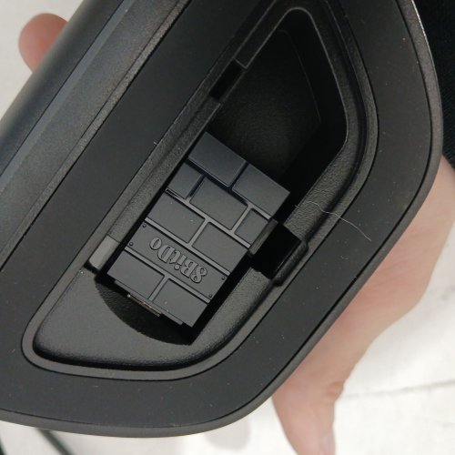 8BITDO ULTIMATE 2 WIRELESS GAMING CONTROLLER WITH TMR JOYSTICKS, SWITCHABLE HALL EFFECT/TACTILE TRIGGERS, RGB FIRE RING - BLACK image 7