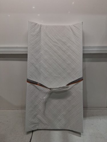 Graco Premium Contoured Changing Pad - white (model:06810-500-dl) image 3