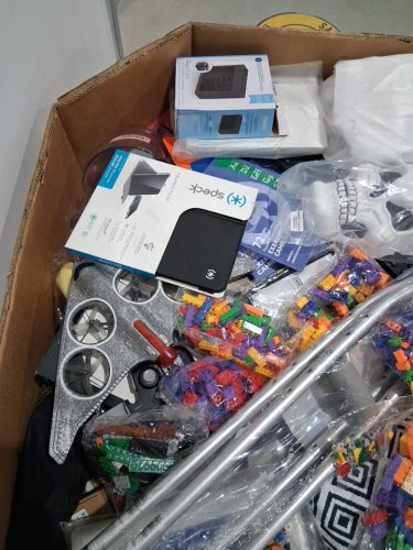 assorted MIXED item MYSTERY PALLET - VARIOUS PRODUCTS - aprox 300+ - (pallet #38) image 6