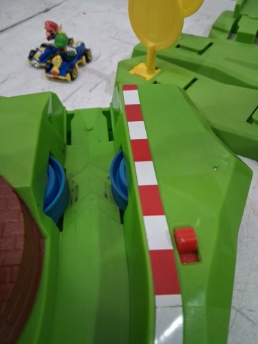 hotwheels mariokart circuit track racing set with mario & yoshi toy cars (MODEL: HFY15) image 8