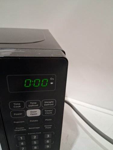 DANBY COUNTERTOP MICROWAVE OVEN - 0.7 CU/FT - BLACK ( MODEL- DBMW0721BBB) image 6