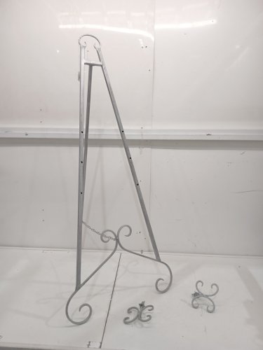 Traditional Iron Easel - 46" - Grey image 4