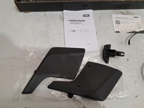 THULE AIRSCREEN XT L - WIND FAIRING KIT THAT REDIRECTS AIRFLOW OVER ROOF RACK - 44" - BLACK - (MODEL: 870202) image 5