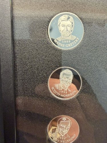 The Royal Canadian Mint / Hockey Hall of Fame 1999 Inductee Medallion Collection - Wayne Gretzy, Scotty Morrison, Andy Van Hellemond image 5