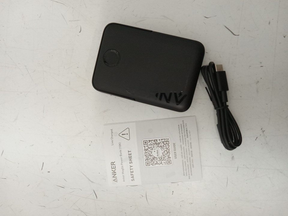 Anker MagGo Slim Magnetic Wireless Power Bank with Stand - 5000mAh - 7.5W - Black (Model: A1618) image 3