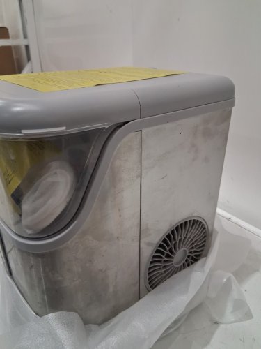 Frigidaire Countertop Crunchy Chewable Nugget Ice Maker - 28lb per day - 1L capacity - 200w - stainless steel (model: EFIC228) image 4