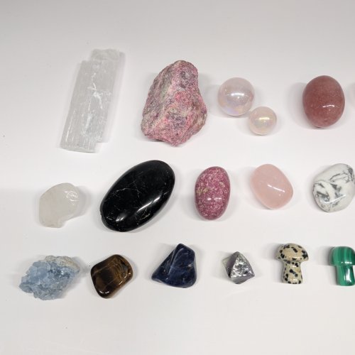 30 Assorted Crystals, Minerals and Stones image 3