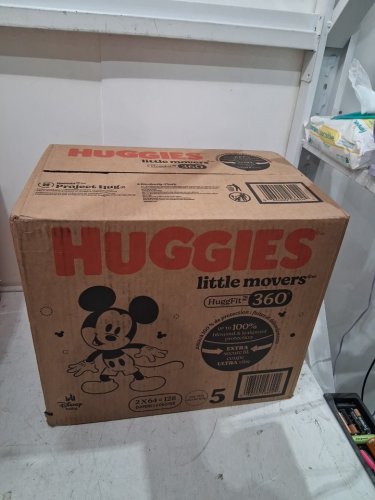 128PK HUGGIES LITTLE MOVERS HUGGFIT BABY DIAPERS WITH 360° WAISTBAND - SIZE 5 (MODEL: 5660200) image 2