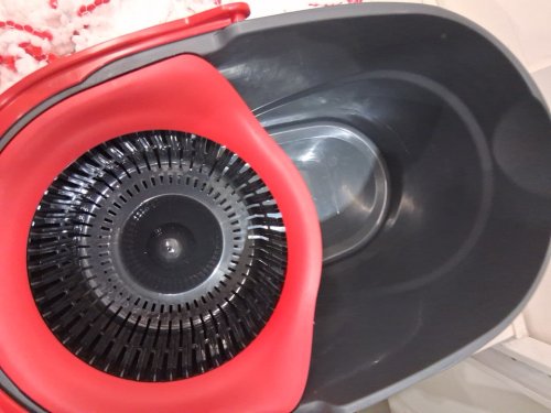 VILEDA EASYWRING SPIN MOP AND BUCKET SYSTEM WITH 2 EXTRA REFILL HEADS AND TELESCOPIC HANDLE - BLACK/RED (MODEL: 1898219) image 4