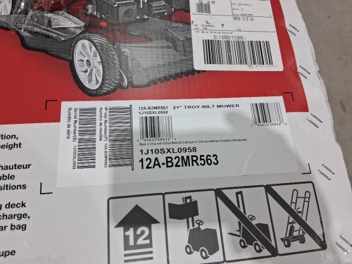 troy-bilt Self-Propelled walk behind Lawn Mower - 20OZ engine oil capacity - 159cc - 21" deck cutting width - black/red (model:12A-B2MR563) image 3